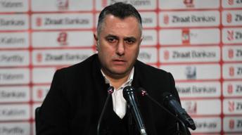 Ankaragücü mağlubiyeti sonrası Erzincaspor'da Bülent Akan: Ligde oynadığımız oyuna yakın bir oyun oynadık