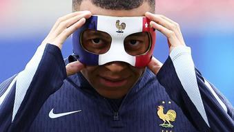 Burnu kırılan Mbappe nasıl bir maskeyle oynayacak? Maskeyi üreten anlatıyor...