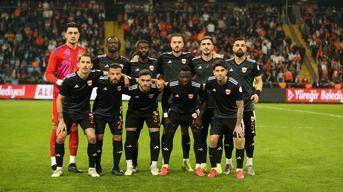 Adanaspor’dan yas mesajı; sahaya siyah formayla çıktı