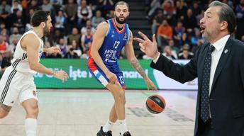 (ÖZET) Anadolu Efes - Real Madrid maç sonucu: 79-73 | Real'e yine geçit yok!