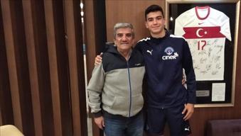 Aston Villa'nın kadrosuna kattığı Yasin Özcan'ın keşfedilme hikayesi!