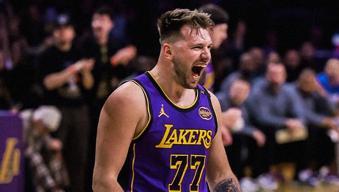 Luka Doncic'ten Dallas karşısında triple-double