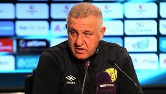 MKE Ankaragücü Teknik Direktörü Mesut Bakkal: 'Avantajım 3 maçı da içeride oynamak'