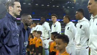 Eşi benzeri görülmemiş hata: Aston Villa-Psg maçında Şampiyonlar Ligi yerine Avrupa Ligi marşı çalındı