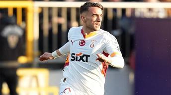 Galatasaray'da Yunus Akgün belirsizliği! Premier Lig'den iki talip...
