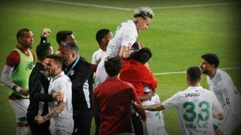 Boluspor, İstanbulspor'u mağlup etti ve Bandırmaspor'un rakibi oldu!