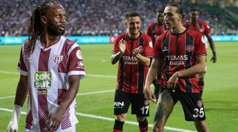 (ÖZET) Fatih Karagümrük - Bandırmaspor maç sonucu: 3-1 | Karagümrük, yeniden Süper Lig'de!