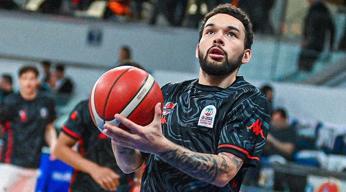 Karşıyaka Basketbol'da iki transfer yolda