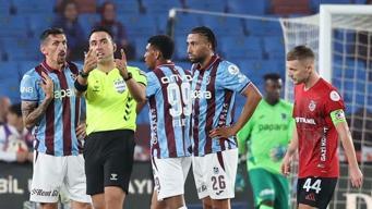 Trabzonspor - Gaziantep FK maçının olay hakemi Arda Kardeşler konuştu: Bununla yaşamak istemiyorum