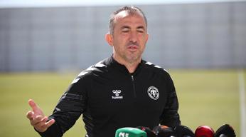 KOnyaspor Teknik Direktörü Recep Uçar Kasımpaşa maçına temkinli yaklaşıyor