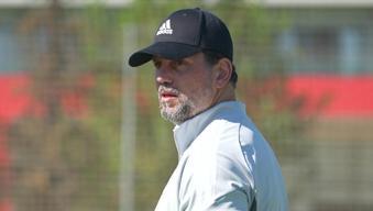 Erol Bulut, Süper Lig ekibi Antalyaspor ile ilk antrenmanına çıktı