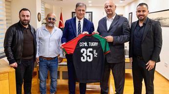 Karşıyaka'dan Cemil Tugay'a ziyaret