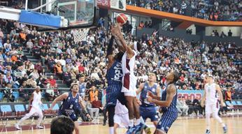 Anadolu Efes galibiyet serisini sürdürdü