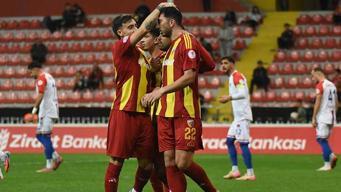 Kayserispor Kupa'da turladı, yeni hocasıyla ilk galibiyet sevincini yaşadı
