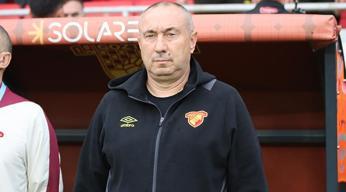 Göztepe Teknik Direktörü Stanimir Stoilov'dan Olaitan'a eleştiri!