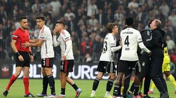 Beşiktaş - Fenerbahçe derbisinde kırmızı kartlar havada uçuştu! Sergen Yalçın çıldırdı...