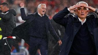 Jose Mourinho, Şampiyonlar Ligi'nde hayatının şokunu yaşadı! Benfica tanınmayacak halde...