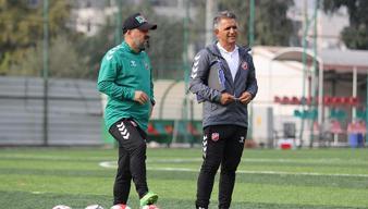 Karşıyaka suni çim için önlem aldı