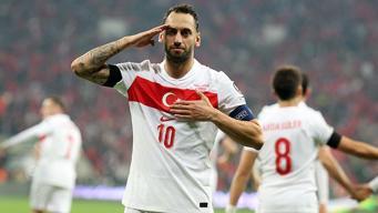 Hakan Çalhanoğlu'ndan son 3 milli maçta 6 gol katkısı! Tuncay Şanlı'yı yakaladı