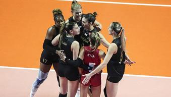 Galatasaray evinde set vermeden kazandı