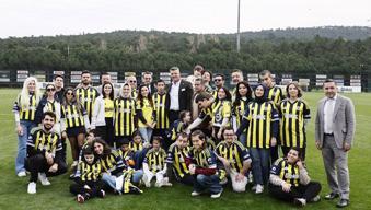 Sadettin Saran ve Fenerbahçeli oyunculardan anlamlı hareket