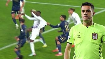 Eyüpspor - Fenerbahçe maçının tartışmalı pozisyonlarına Trio son noktayı koydu: 'Bir oyuncu hakemin önünde bunu nasıl yapar?'