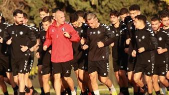 Bir dönem Süper Lig devlerine kök söktüren Altay'a büyük şok! 18 puan silme ve küme düşme cezası alabilir