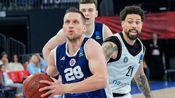 Bahçeşehir Koleji'nden EuroCup'ta 37 sayı farklı galibiyet (Bahçeşehir Koleji - Hamburg maç sonucu 105-68)