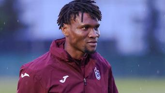 Trabzonspor’da yeni transfer Chibuike Nwaiwu ilk idmanına çıktı