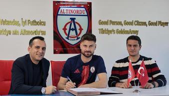 Altınordu'da iki imza