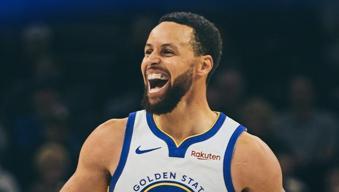 Stephen Curry zirveye doğru ilerliyor