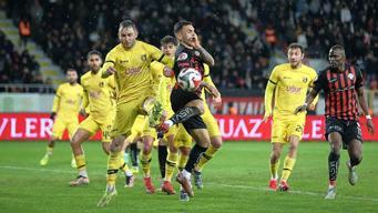 İstanbulspor'dan Çorum FK'ya deplasmanda son saniye üçlüğü!