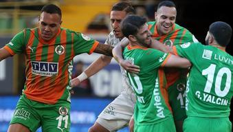 Alanyaspor'dan sahasında kritik galibiyet! Alanyaspor - Konyaspor maçı sonucu: 2-1