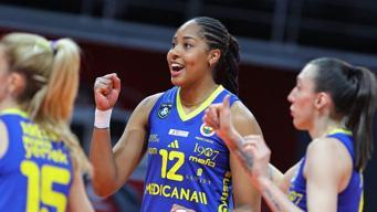 Fenerbahçe Medicana Bahçelievler Belediyespor'a set vermedi