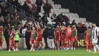İzmir derbisinde kazanan Karşıyaka! (ÖZET) Karşıyaka-Altay maç sonucu:3-1