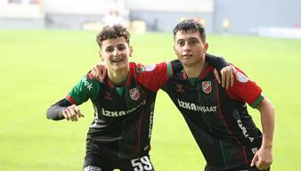 Karşıyaka'nın 20 yaşındaki yıldızı Berat Şahin parlıyor
