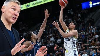 Fenerbahçe seriyi kazandı, adını finale yazdırdı... Anadolu Efes - Fenerbahçe Beko maç sonucu 93-102