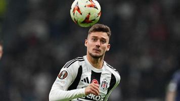 Beşiktaş'ın genç yıldızı korkuttu! İşte sakatlık anı...