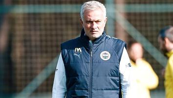 Jose Mourinho sol bek istiyor! İşte Fenerbahçe'nin transfer listesi