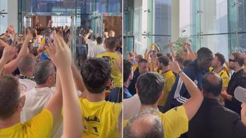 Fenerbahçe Beko, tezahüratlar eşliğinde Etihad Arena’ya doğru yola çıktı