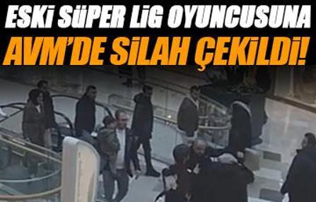İstanbul'un göbeğinde Süper Lig'in eski yıldızına silah çektiler! Açıklama geldi...