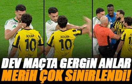 Merih Demiral'ı zor tuttular! Dev maçta tansiyon yükseldi