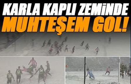Karla kaplı zeminde oynanan Kanada Premier Lig finalinde muhteşem gol