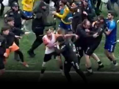 Futbol sahası ringe döndü! Tam 24 kırmızı kart çıktı