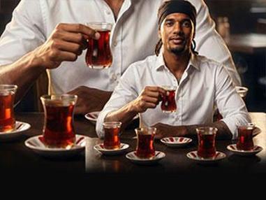 Fenerbahçe'den Çaykur Rizespor'a Archie Brown'lu '5 çayı' göndermesi