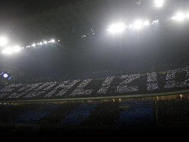 Yasaklı koreografiyi telefon ışıklarıyla yaptılar! Inter - Milan maçında tarihi olay...