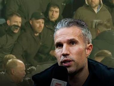 Robin van Persie'ye büyük tepki: Tribünlere gitmek zorunda kaldı