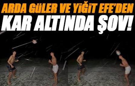 Arda Güler ve Yiğit Efe Demir'den kar altında kafa topu!