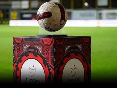 Trabzonspor-Fenerbahçe maçının tarihi belli oldu!