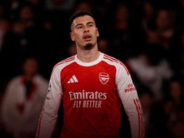 Gabriel Martinelli imzayı atıyor